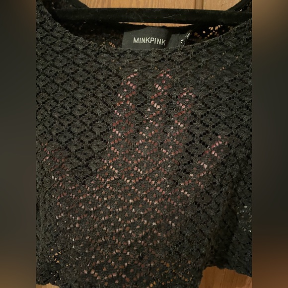 COPY - ASO Miley Cyrus Minkpink cropped lace quarter sleeve top. - Picture 4 of 6